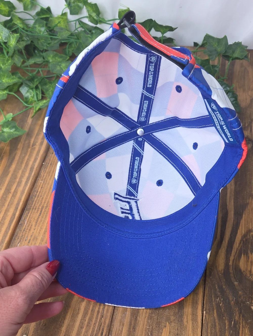Top Of The World. Florida Gators Hat. OSFA. Like New - Picture 5 of 9